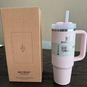 Stanley Soft rain bloom Quencher H2.0 30 oz Tumbler
